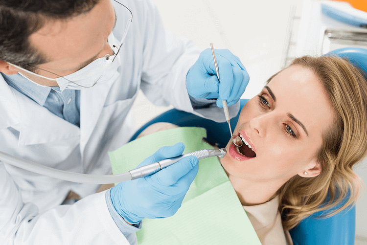 Periodontist vs Dentist – Key Differences